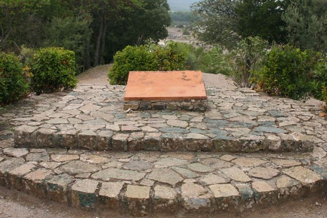 Thermopylae - The epitaph of Simonides on Kolonos Hill